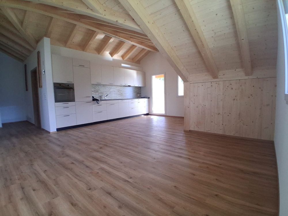 3 1/2 Zimmer Dachwohnung mit Topaussicht auf See und Berge - Bild 5