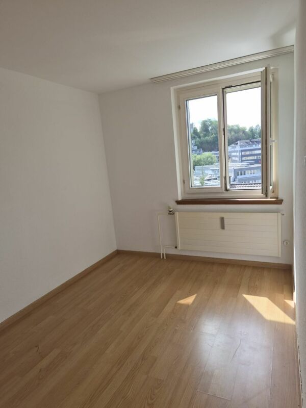 grosse 4 Zimmerwohnung - Bild 4