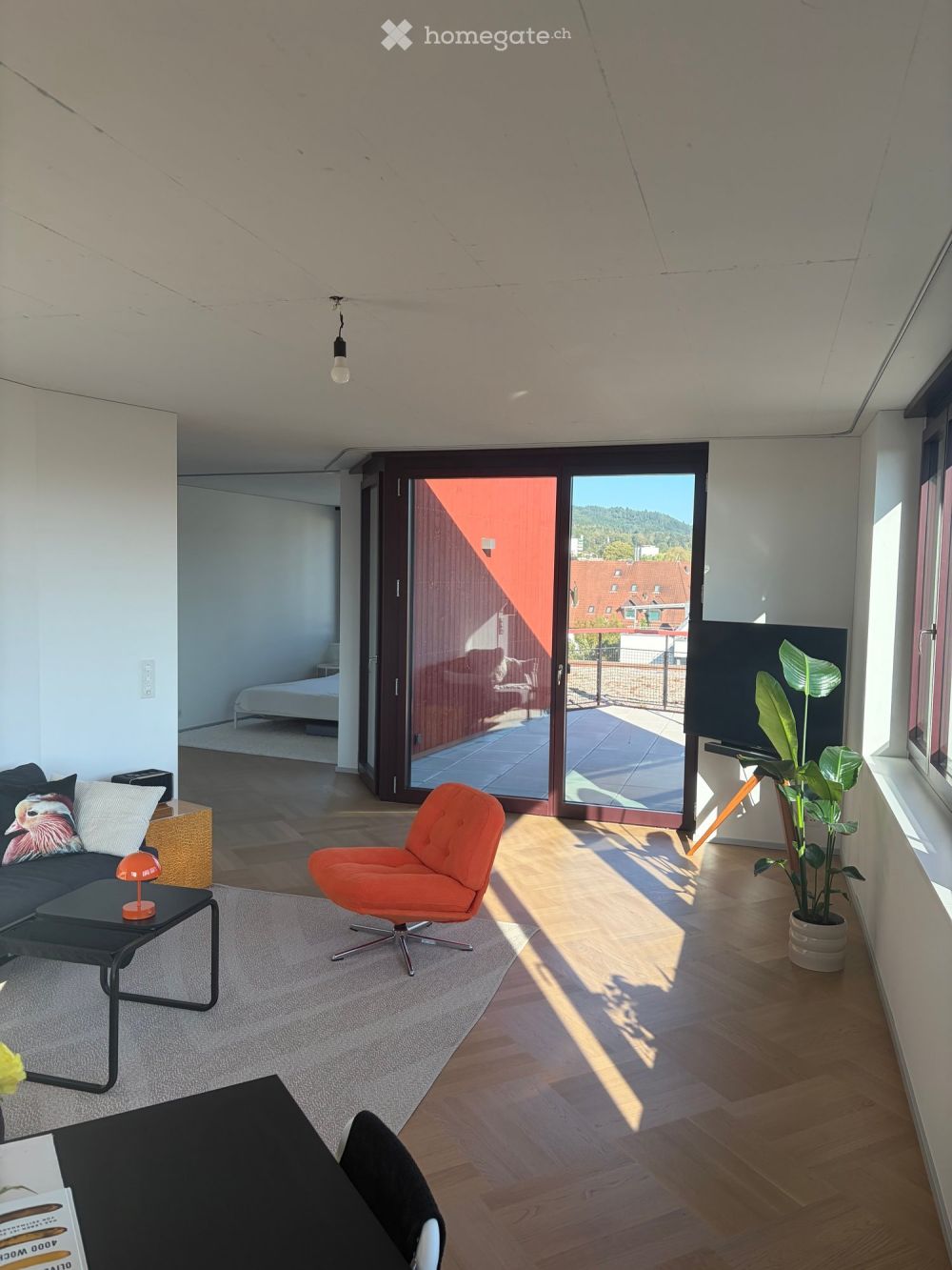 Lichtdurchflutete Neubauwohnung inkl. Parkplatz & Balkon in Top Lage in Dietikon - Bild 2