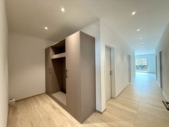 Erstvermietung: Moderne 4.5-Zimmer-Neubau-Wohnung mit Terrasse und schöner Aussicht in Trimbach - Bild 9