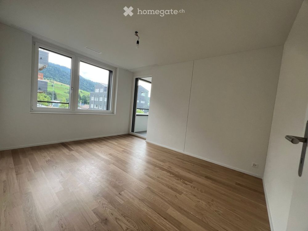 Neue, naturnahe 4.5-Zimmer-Wohnung im Herzen von Sattel - Bild 8