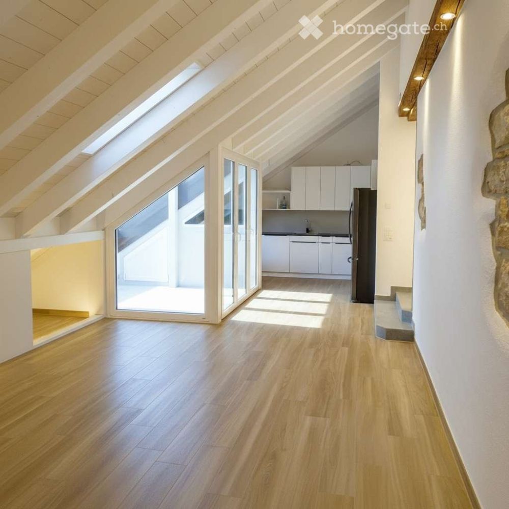 Neuwertige 3.5-Zimmer-Wohnung mit historischem Charme und Top-Ausstattung - Bild 1
