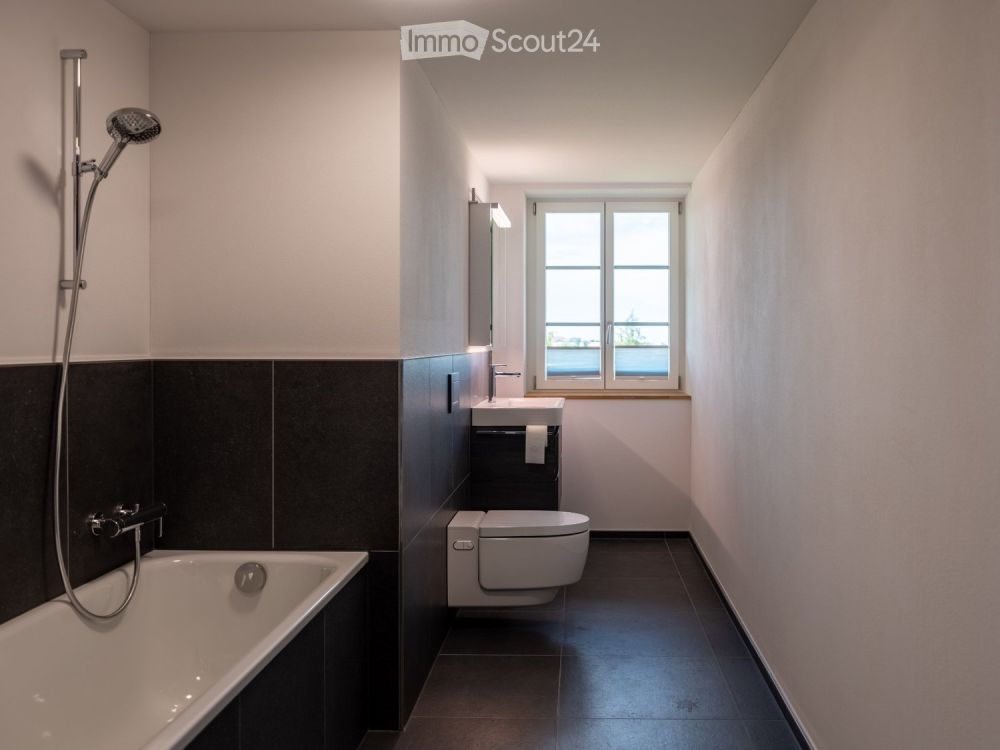 Neue moderne 2.5 Zi. Wohnung mit Charme in Bauernhaus im EG - Bild 6