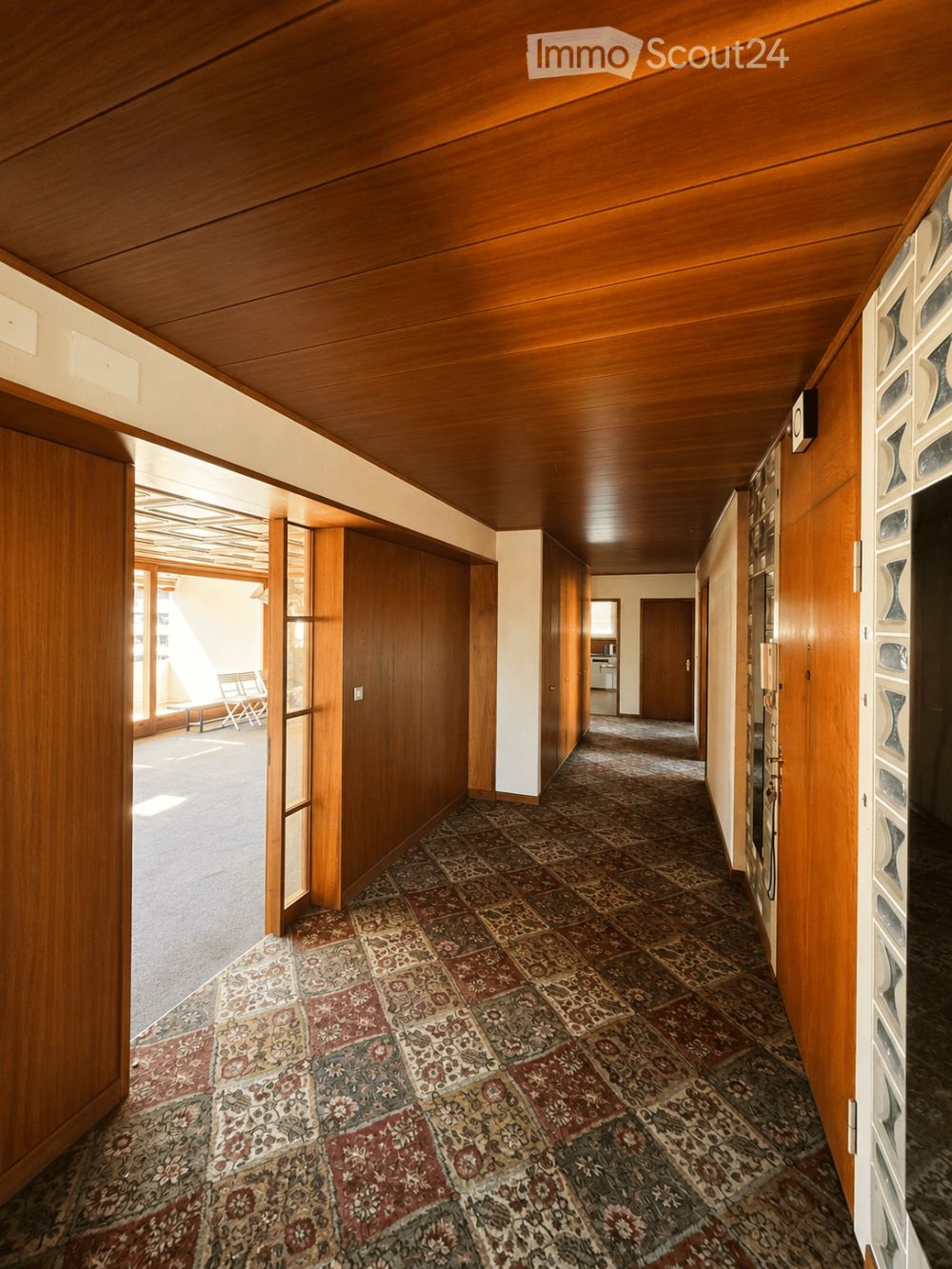 Grosszügige 8-Zimmer-Wohnung auf 255 m2 mit Retro-Charme über den Dächern von Emmenbrücke - Bild 2