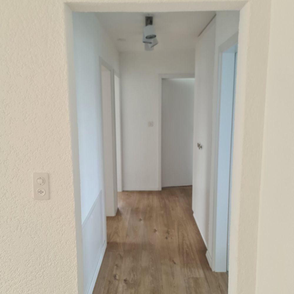 Grosszügige 5.5 Zimmer Wohnung im Dorfkern inkl. Einzelgarage - Bild 6