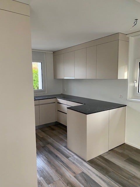 Erstvermietung nach Sanierung  2.5-Zimmer Dachwohnung in Embrach - Bild 1
