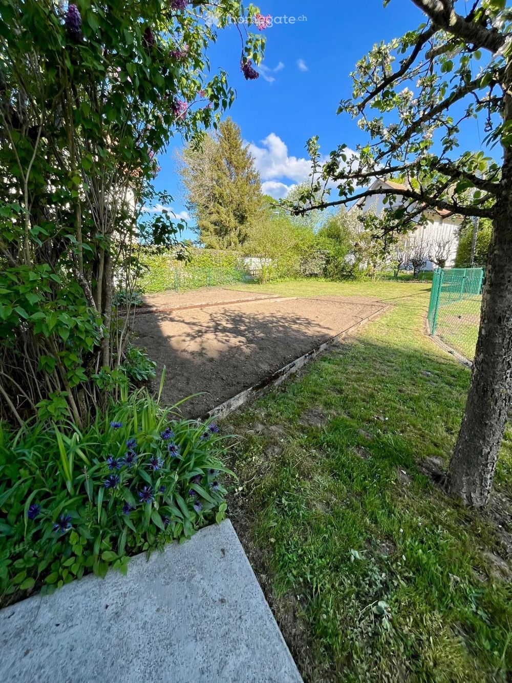Charmante maison avec grand jardin entièrement clôturé - Bild 2