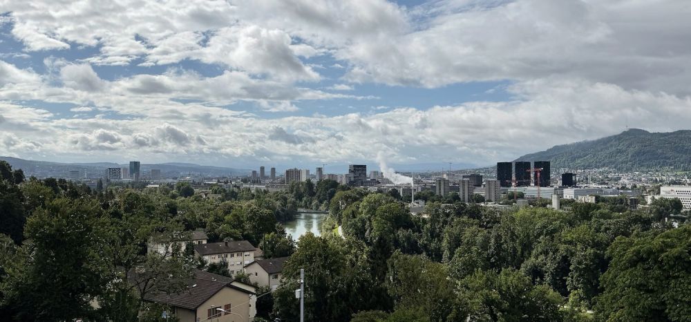 Wohnen mit Stil und Ausblick – 2.5-Zimmerwohnung an beliebter Lage in Zürich - Bild 1