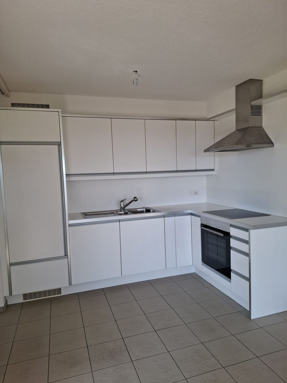 Traumhafte, frisch renovierte 3.5-Zimmer-Terrassen-Wohnung mit Weitsicht in Augwil (Lufingen) - Bild 2