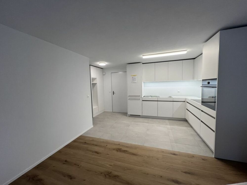 Schmucke 2,5 Zi mit Privatsitzplatz - Bild 9
