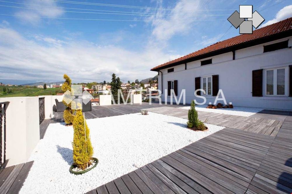 Modernes Loft in Balerna mit 200 m² Terrasse - Bild 1