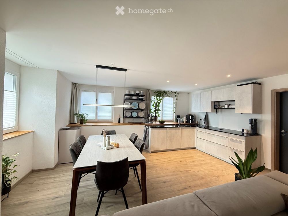 Charmante 3.5-Zimmer-Wohnung mit Balkon in ruhiger Wohngegend - Bild 2