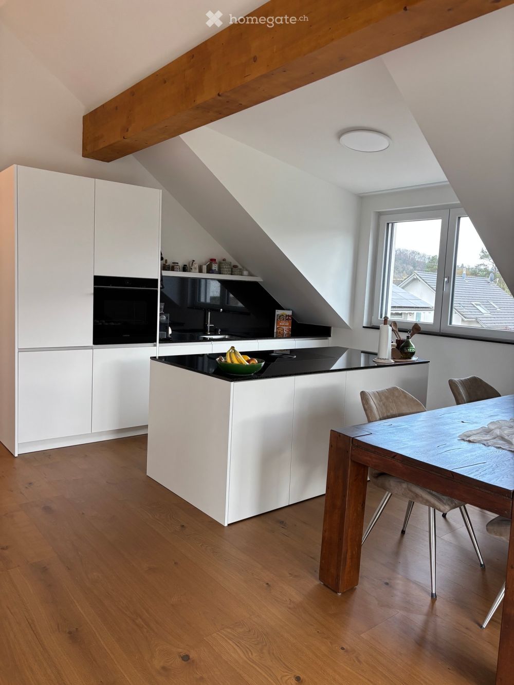 4.5 Zi-Wohnung mit eigenem Eingang – wie ein Haus + 2 Parkplätze inkl. - Bild 3