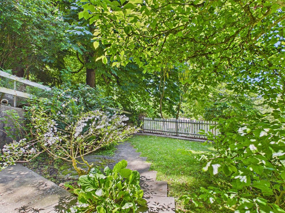 Frisch sanierte 2.5-Zimmerwohnung mit Gartenidylle im Obstberg - Bild 13