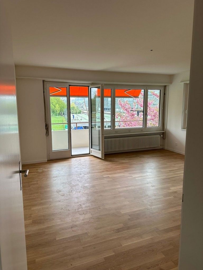 Sanierte 4.0-Zimmerwohnung an guter Lage in Dietikon - PHOTO-2026-04-15-13-28-05.jpg