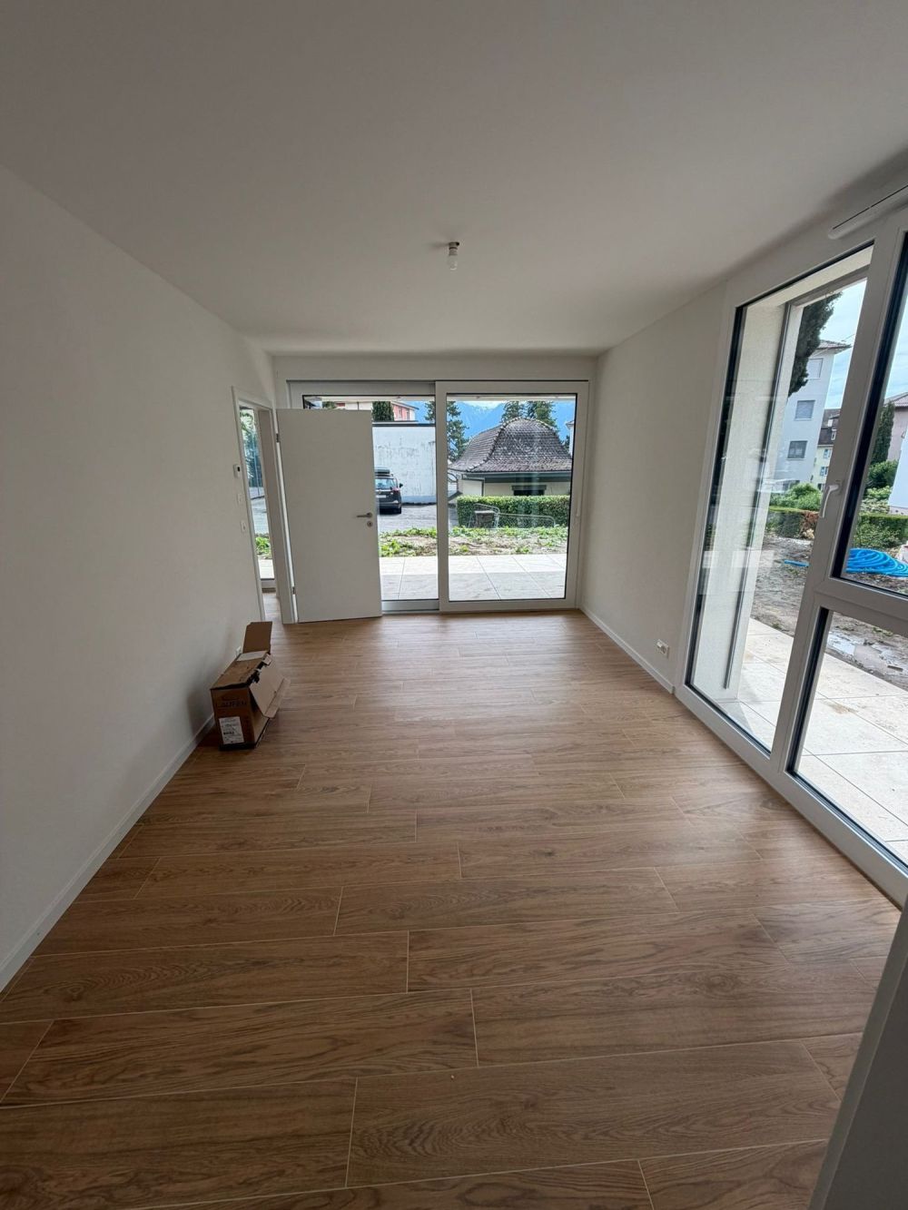 Wohnung mit 2.5 Zimmern im Erdgeschoss - chambre à coucher