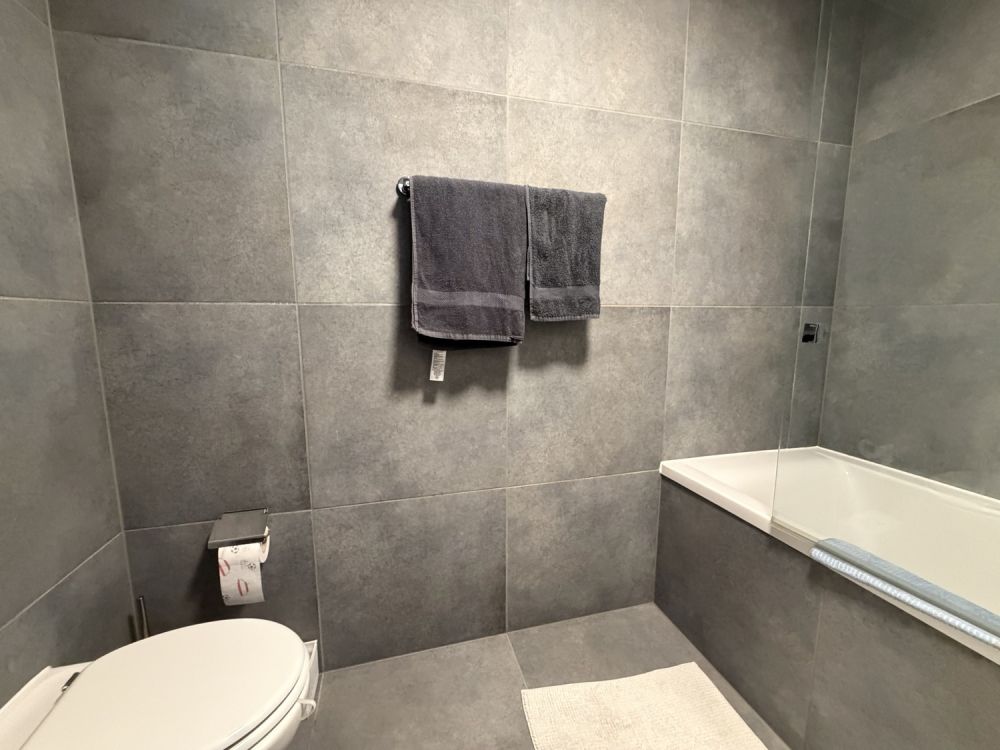 Moderne 2.5-Zimmer-Neubauwohnung mit grossem Balkon an zentraler Lage in Münchwilen TG - Bild 9