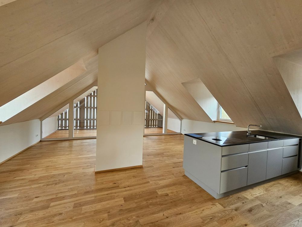Erstvermietung - moderne 2.5-Zimmer Dachwohnung mit Laubenbalkon in Sissach - Bild 2