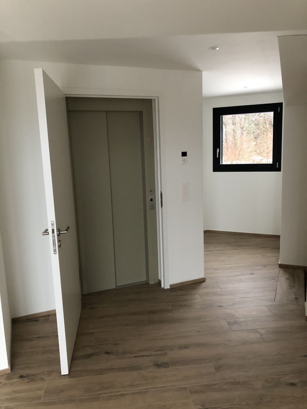 Exklusiver Attika-Komfort mit traumhafter Weitsicht über den Zürichsee - Bild 8