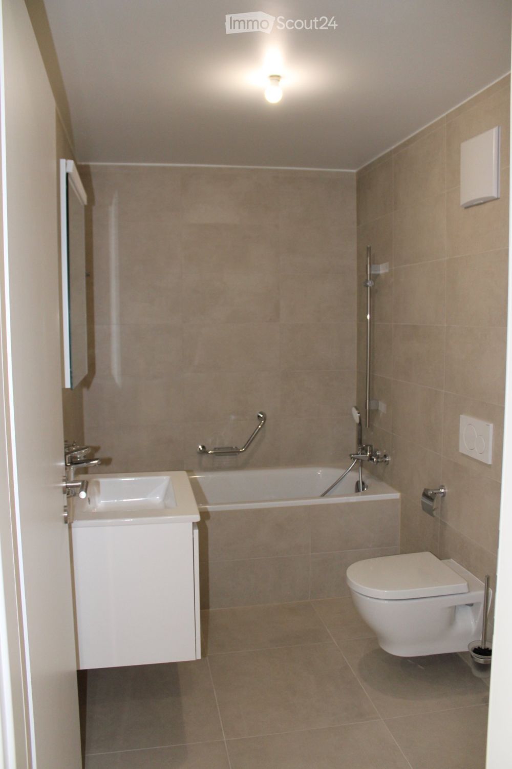 Neue 2.5-Zimmer-Wohnung mit Balkon in Lausanne - Bild 4