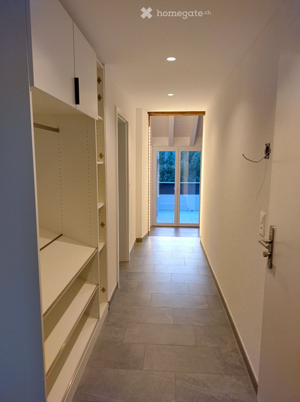 Neuwertige 3.5-Zimmer-Wohnung mit historischem Charme und Top-Ausstattung - Bild 6