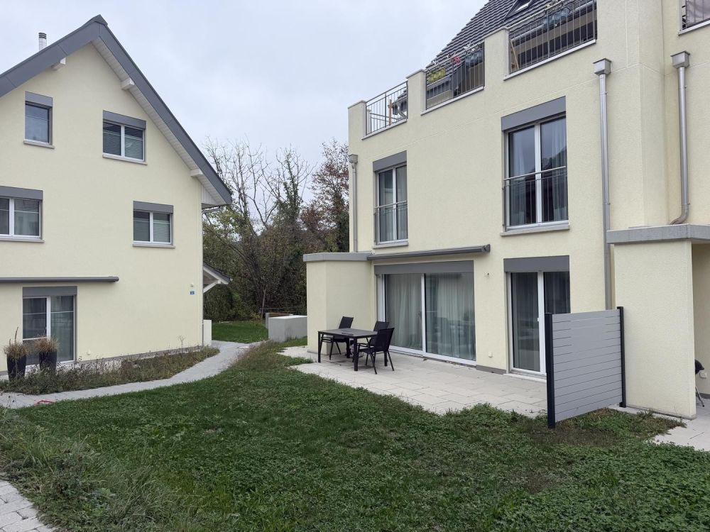 Moderne 3.5-Zimmerwohnung mit wunderschönem Garten und Aussicht - Bild 2