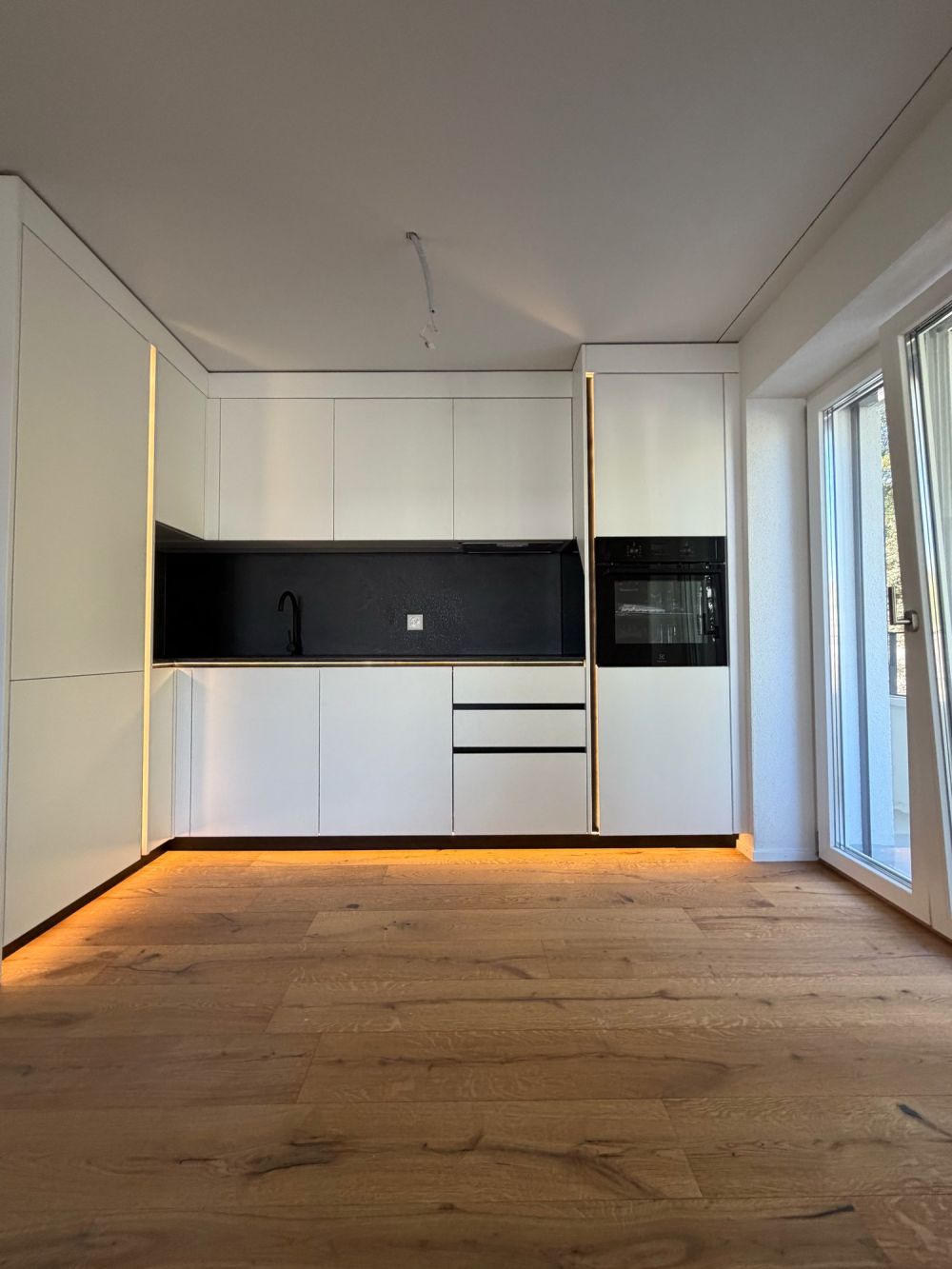 ERSTVERMIETUNG: Wunderschöne 2.5 Zimmerwohnung an toller Lage - Bild 2