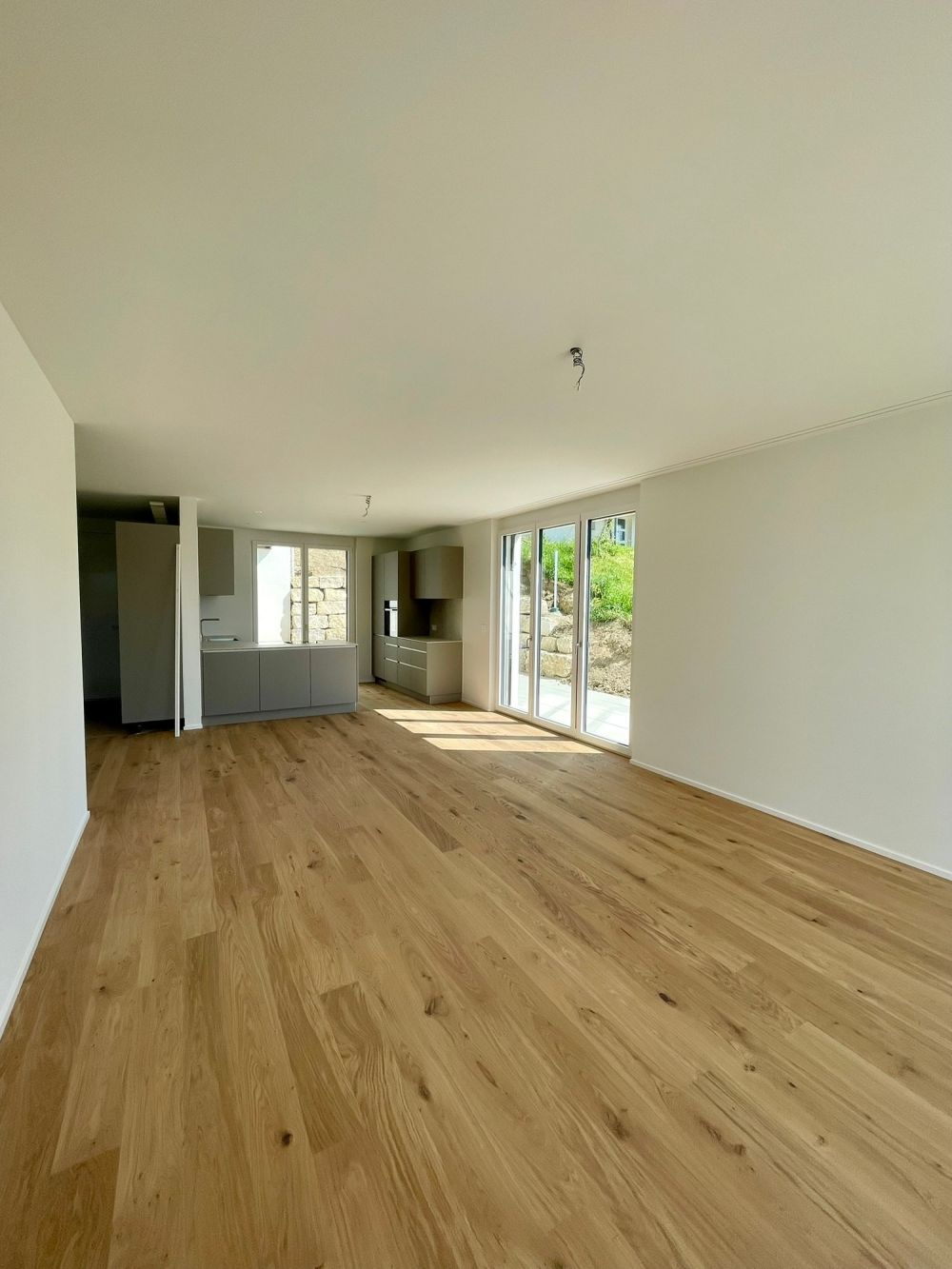 TOP: Wohnen mit Weitblick | Moderne 2.5 Zimmer Neubauwohnung mit grosser Terrasse - Bild 4