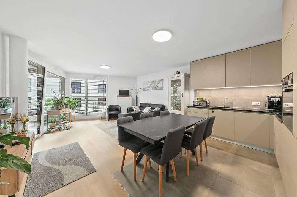 Studio neuf dans une nouvelle construction pour avril - Bild 1