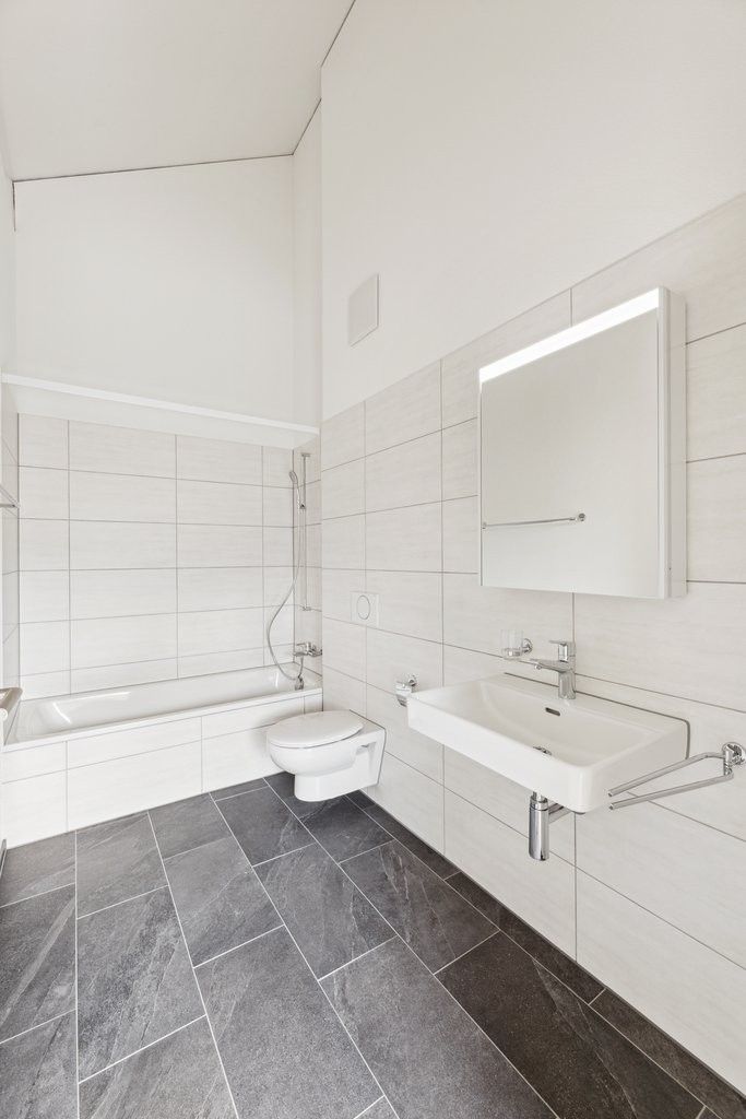 LICHTDURCHFLUTET AN ZENTRALER LAGE - Bild 2