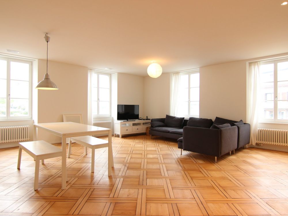 Modern und historisch wohnen  mitten im Dorfkern - Wohnzimmer