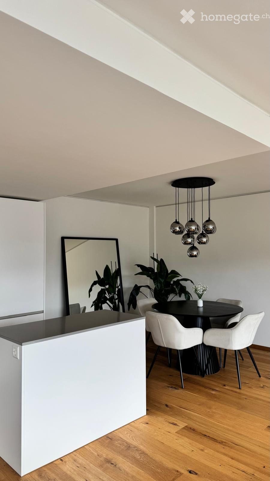 Moderne, lichtdurchflutete 2.5 Zimmer Wohnung mit Rigi-Blick - Bild 2