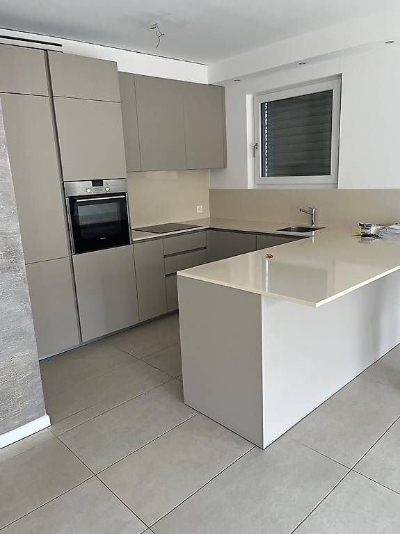 ÜBERNAHME EINER 3,5-ZIMMER-WOHNUNG IN PAMBIO-NORANCO - Bild 1