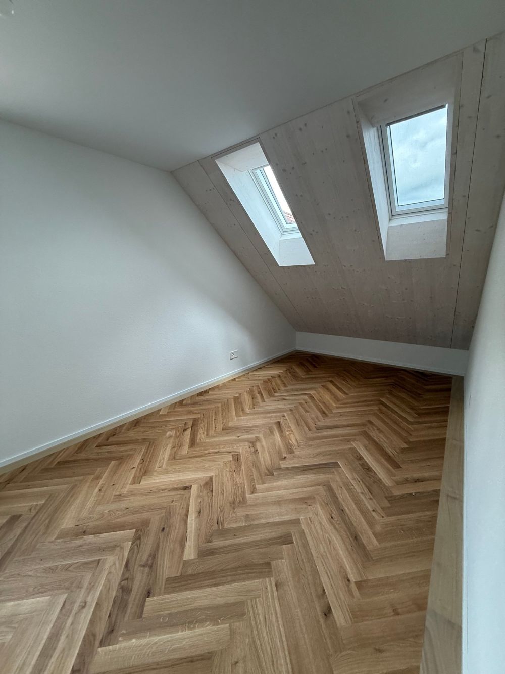 Moderne 4.5-Zimmer-Maisonettewohnung in ruhiger Lage in Blauen - Bild 11