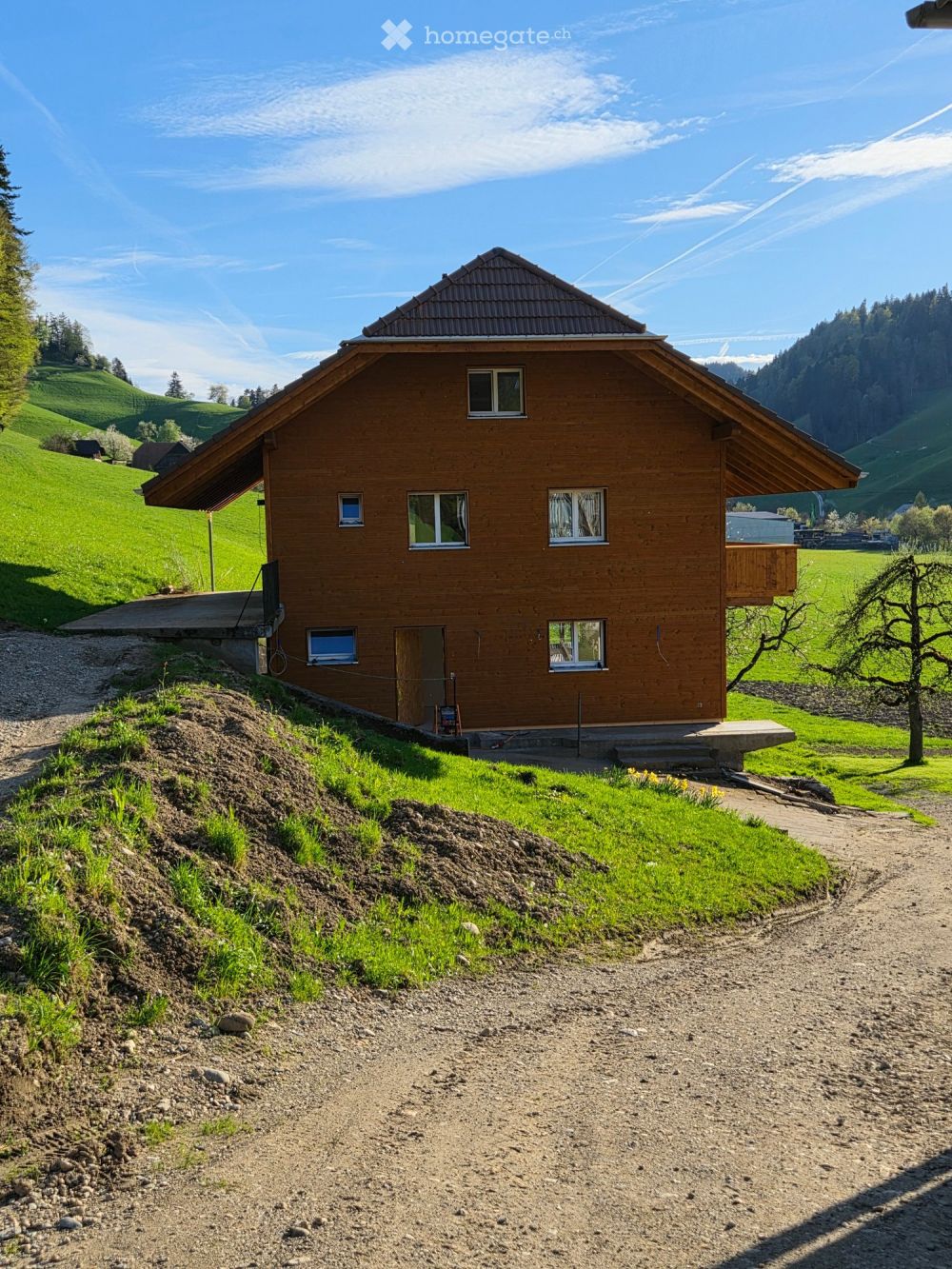 Erstbezug nach Totalsanierung: Moderne 2.5-Zimmer-Wohnung mit Gartensitzplatz - Bild 2