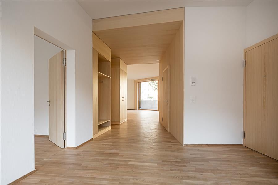 Mieten ohne Kaution - Tschent Wohna - urban mit viel Grünzone - Korridor