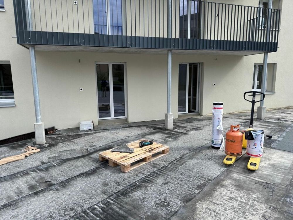 Exklusive 3.5-Zimmer-Gartenwohnung mit gedecktem Sitzplatz und privater Grünfläche - Bild 10