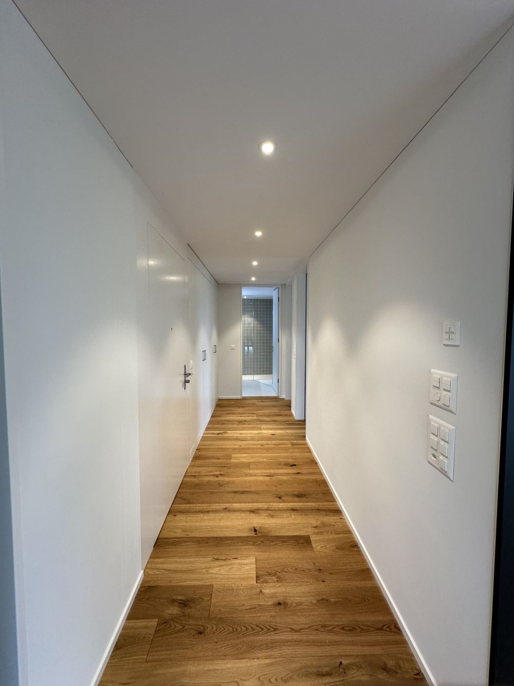 Moderner Innenausbau mit Wohnkomfort - Korridor