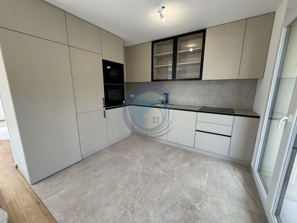 APPARTEMENT DE 2,5 PIÈCES EN ATTIQUE AVEC VUE PANORAMIQUE SUR LE LAC - Bild 4