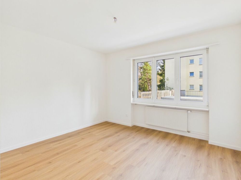 Erstbezug nach Totalsanierung: Stilvolle 4.5-Zimmer-Wohnung mit Top-Anbindung - Bild 9