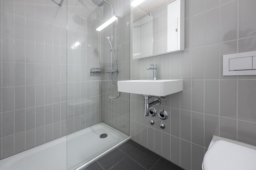 Attraktive 4.5 Zimmer-Wohnung mit grosszügigem Balkon zu vermieten! - Dusche