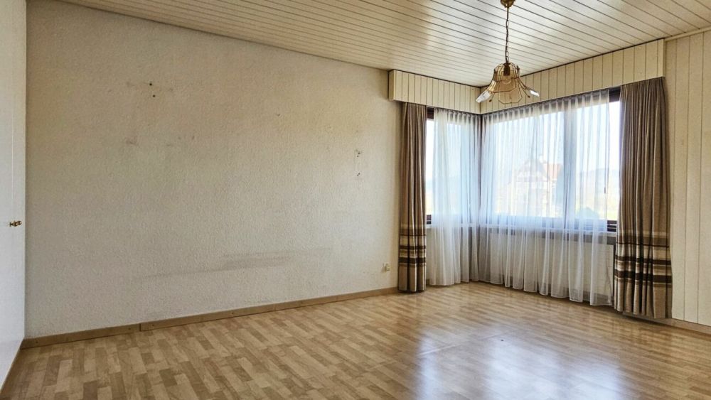 Freistehendes 4.5- bis 5.5-Zimmer-Einfamilienhaus mit schöner Gartenanlage und einigen Extras - Bild 8