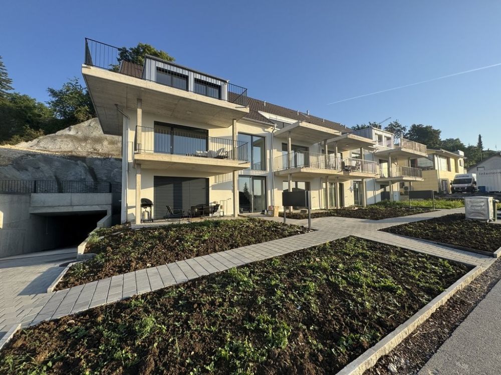 ERSTBEZUG - GROSSZÜGIGE GARTENWOHNUNG- 1x Nettomietzins geschenkt - Bild 1