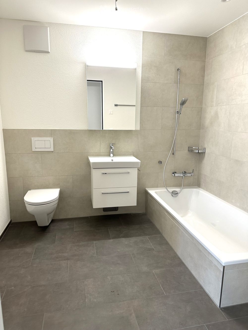 Moderne 2.5-Zimmer-Terrassenwohnung an schöner Seelage - Bild 3