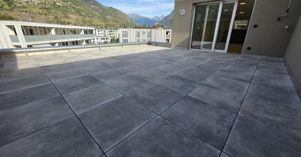 Erstbezug mit grosser Terrasse und Eichenparkett! - Attique 4.5 pièces - image - 7