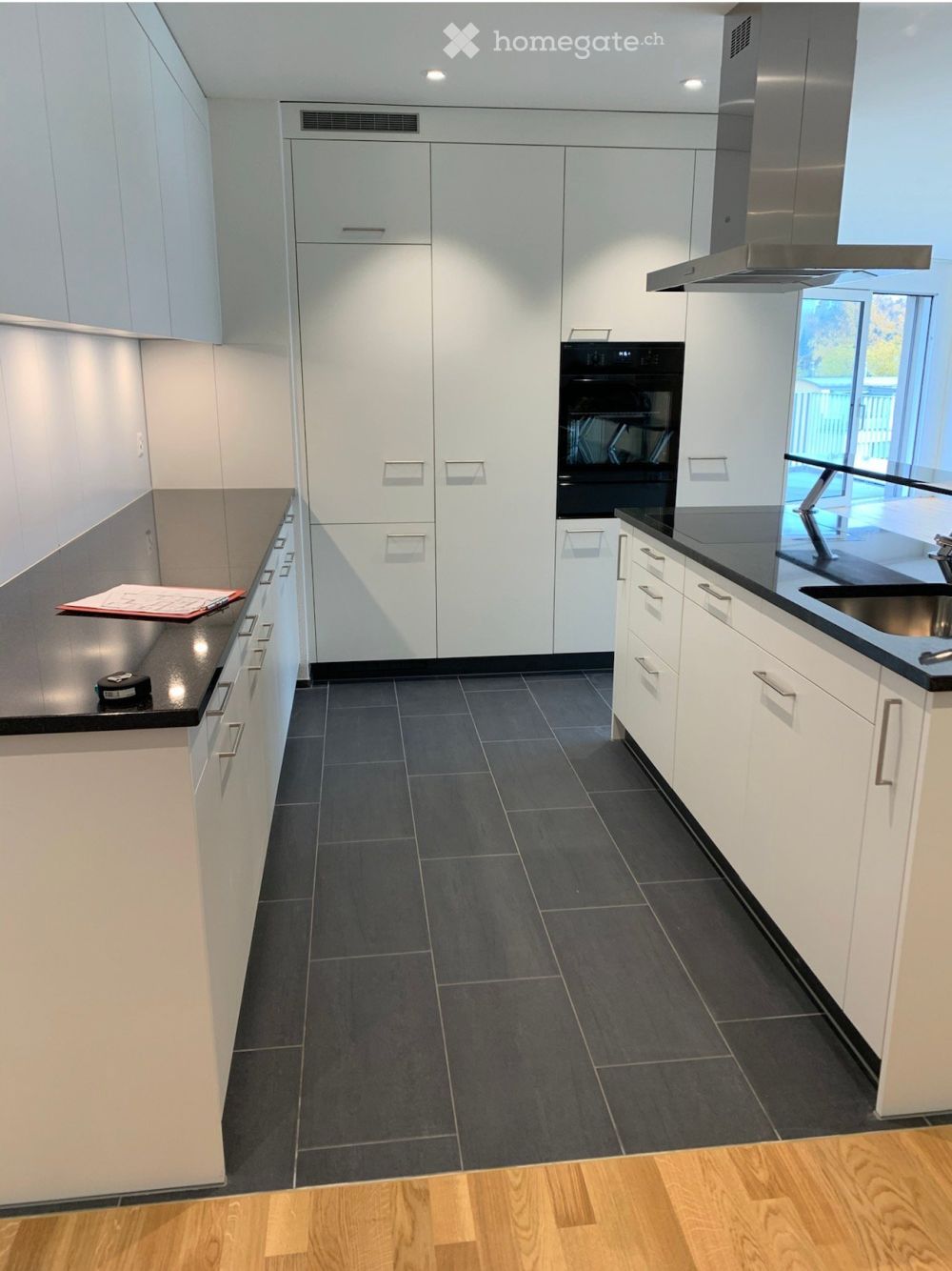 Modern 5.5-Room Apartment with Stunning Views in Langnau am Albis - Bild 2