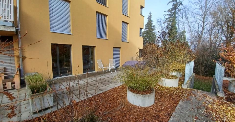Au cœur de Fribourg, cadre verdoyant et calme - Appartement - image - 1