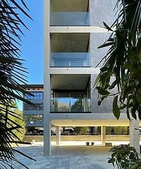 Elegante Open Space con Ampia Terrazza - Bild 4