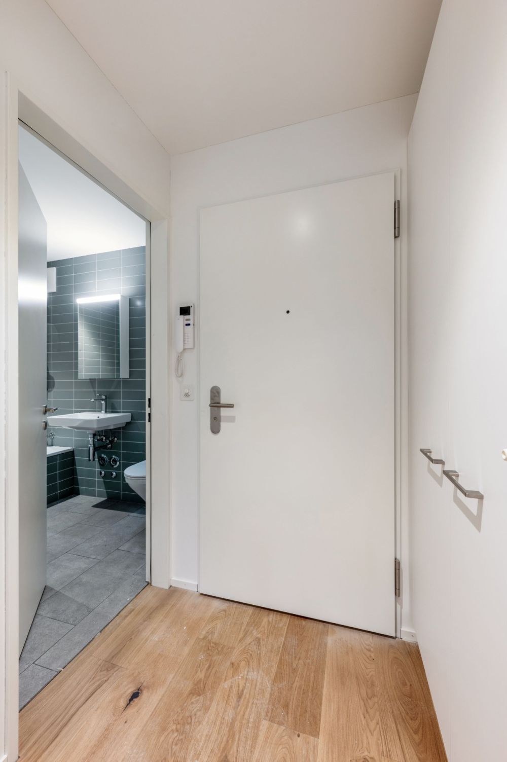 Wohnkomfort im Herzen von Frick - 3.5 Zimmer Wohnung sucht neue Mieter - Eingangsbereich