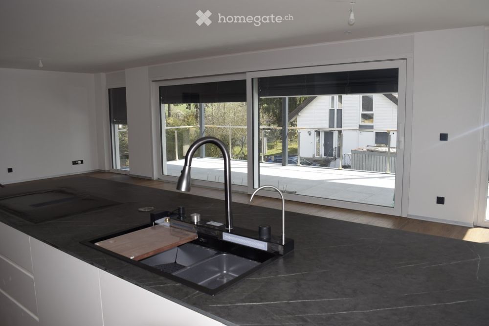 Moderne 4.5-Zimmer-Neubau-Wohnung mit Balkon in Courtaman - Bild 2